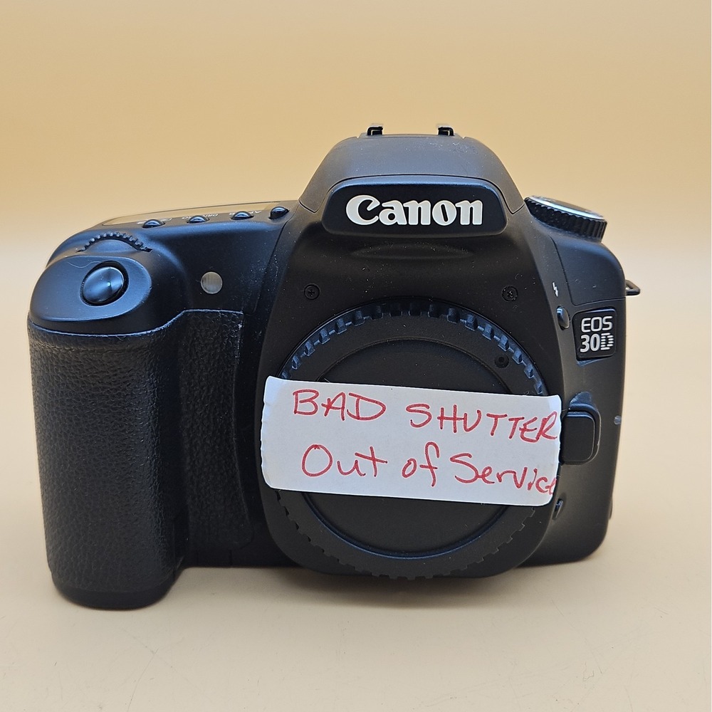 Canon EOS 30D DSLR Camera Body {8.2MP} (For Parts or Repair) Bad Shutter